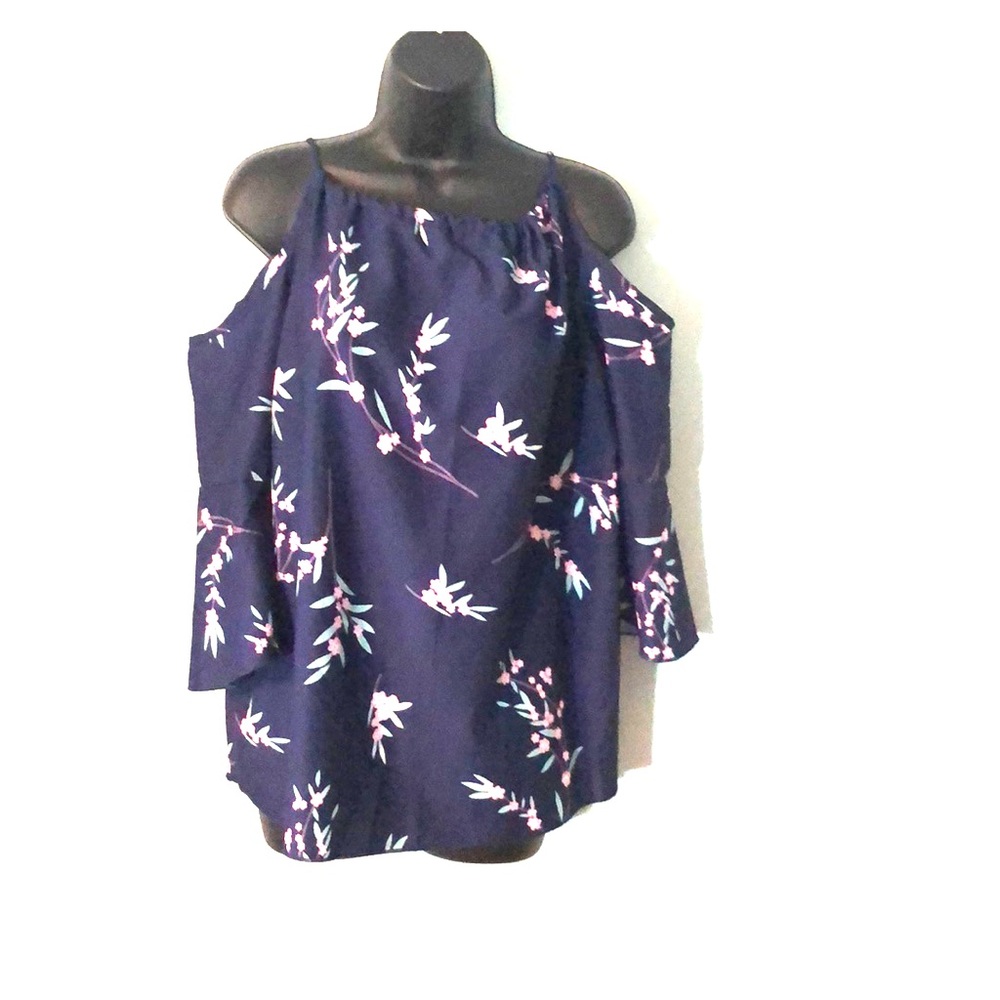 Last chance! Floral cold shoulder top